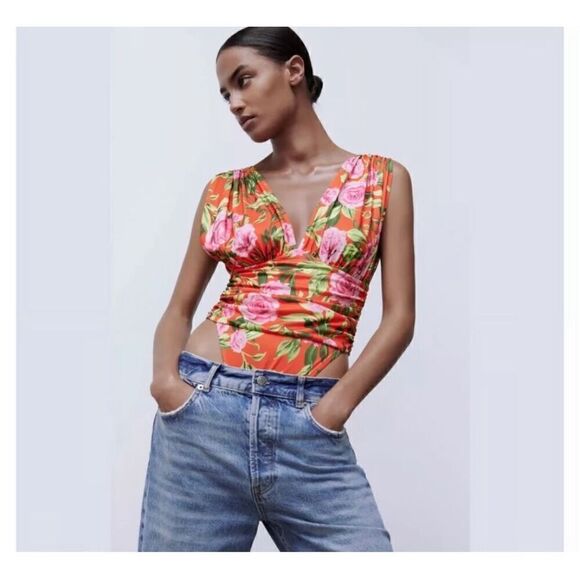 Zara Womens Bodysuit Top Size M Red Floral Stretch Deep V Neck Sleeveless - Picture 1 of 10
